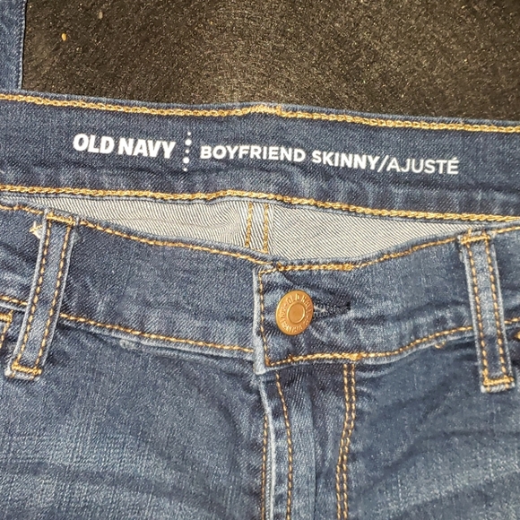 OLD NAVY BOYFRIEND SKINNY - Distressed, Mid-Rise - Picture 3 of 8